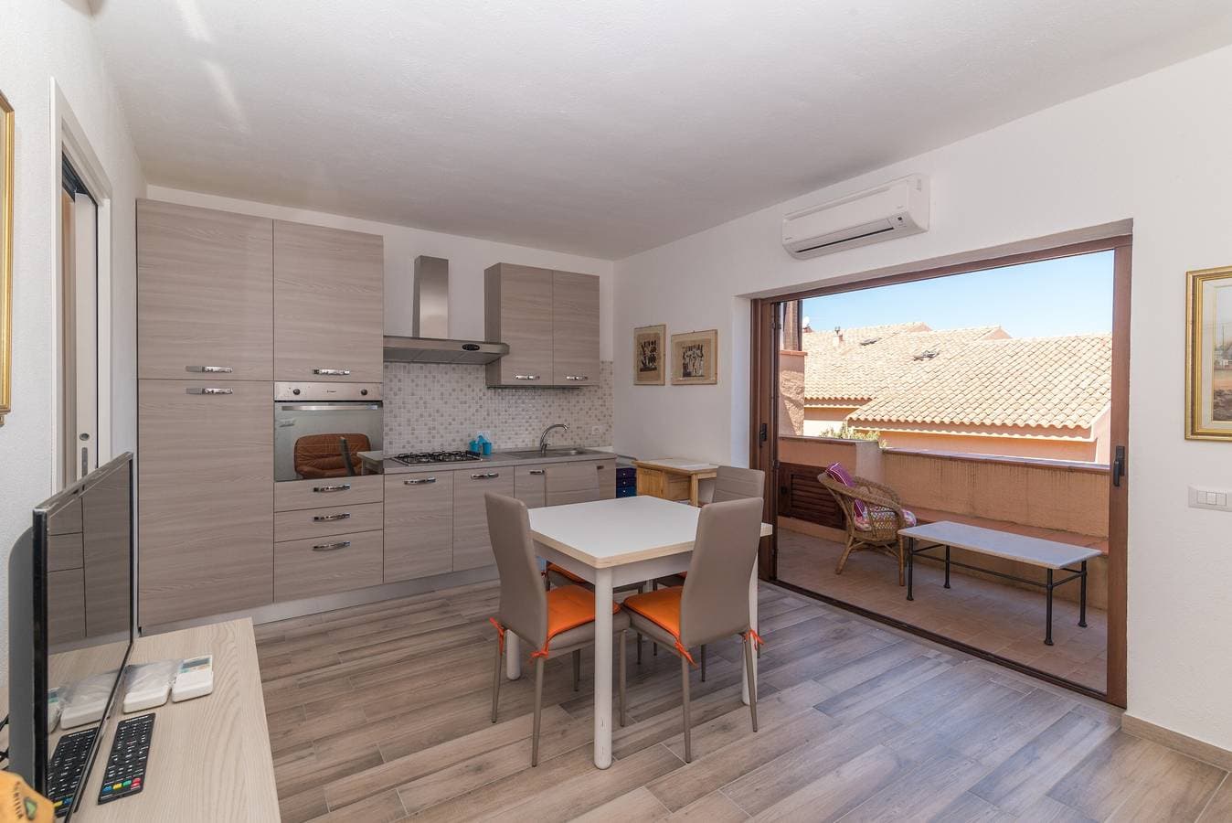 Foto 5 von 24: Ferienwohnung Orizzonte Rosso nahe Strand mit Meerblick und Terrasse