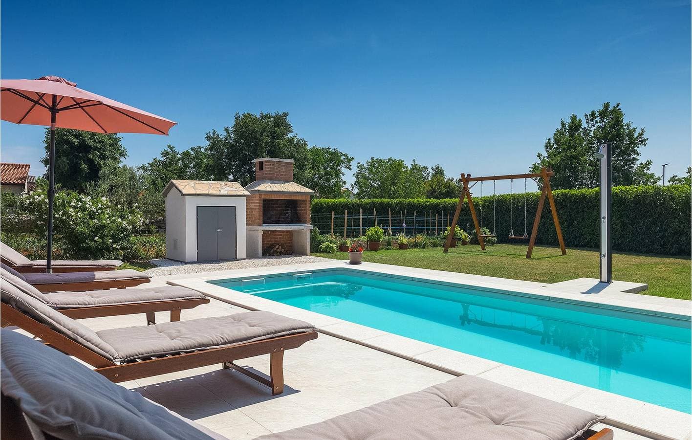 Foto 7 von 49: Geräumige 170 m² große Wohnung mit Pool, WLAN und Parkplatz