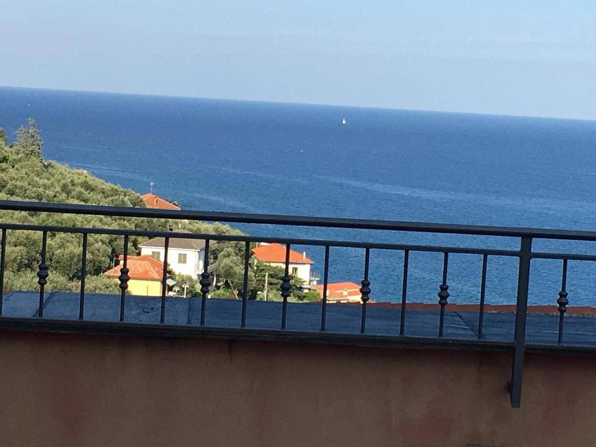 Foto 5 von 47: Two-Bedroom Apartment with Terrace and Sea View