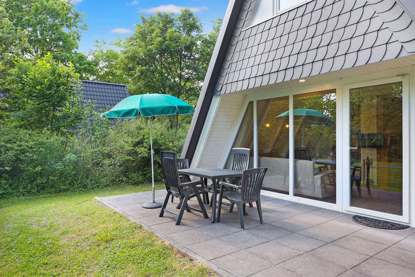 Foto 9 von 35: Bungalow für 4 Personen mit Balkon/Terrasse