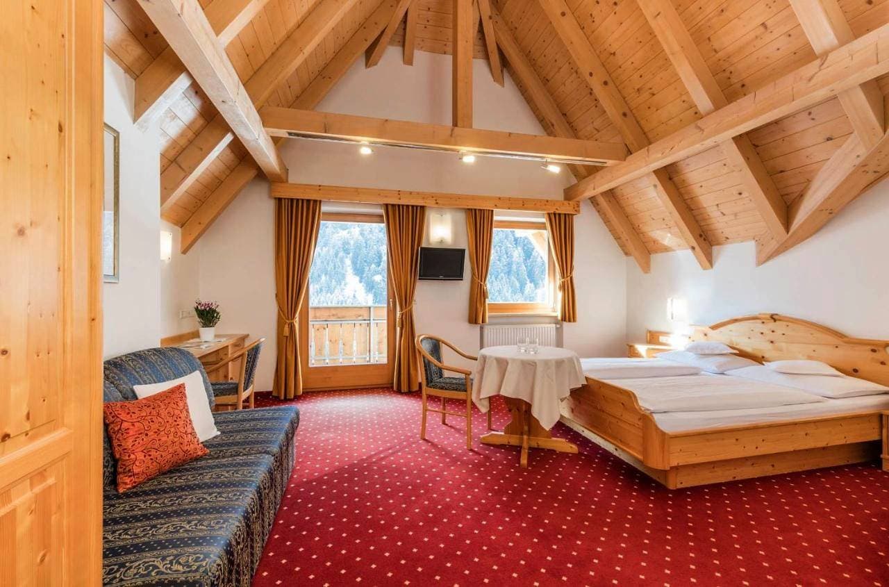 Foto 4 von 10: Double Room with Balcony