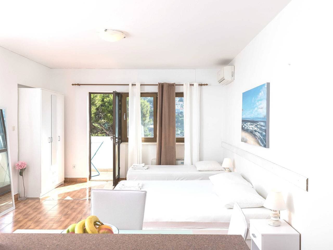 Foto 4 von 15: House Apartments Ariva - Studio Apartment with Balcony (3 Adults)  - A1