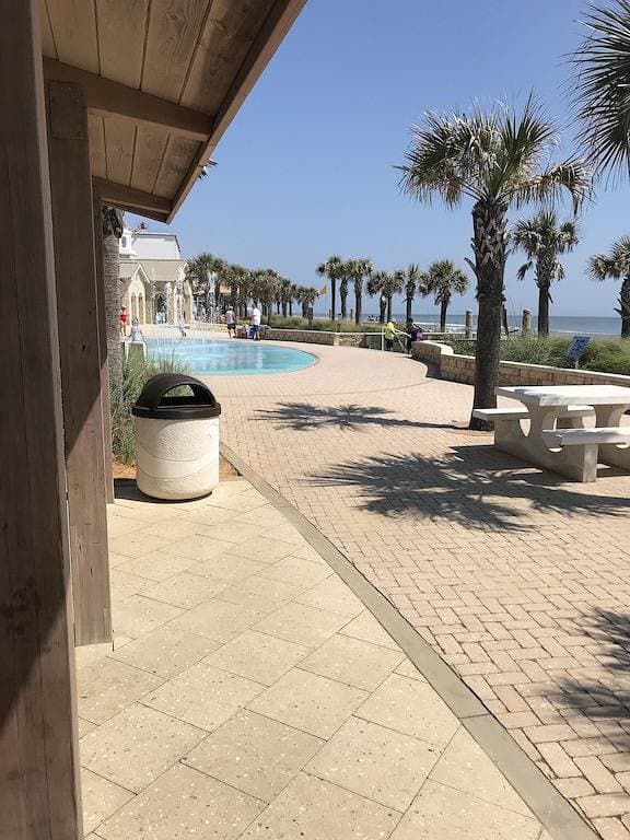 Foto 11 von 45: Ormond Beach Oceanfront Get-Away Effizienz Studio