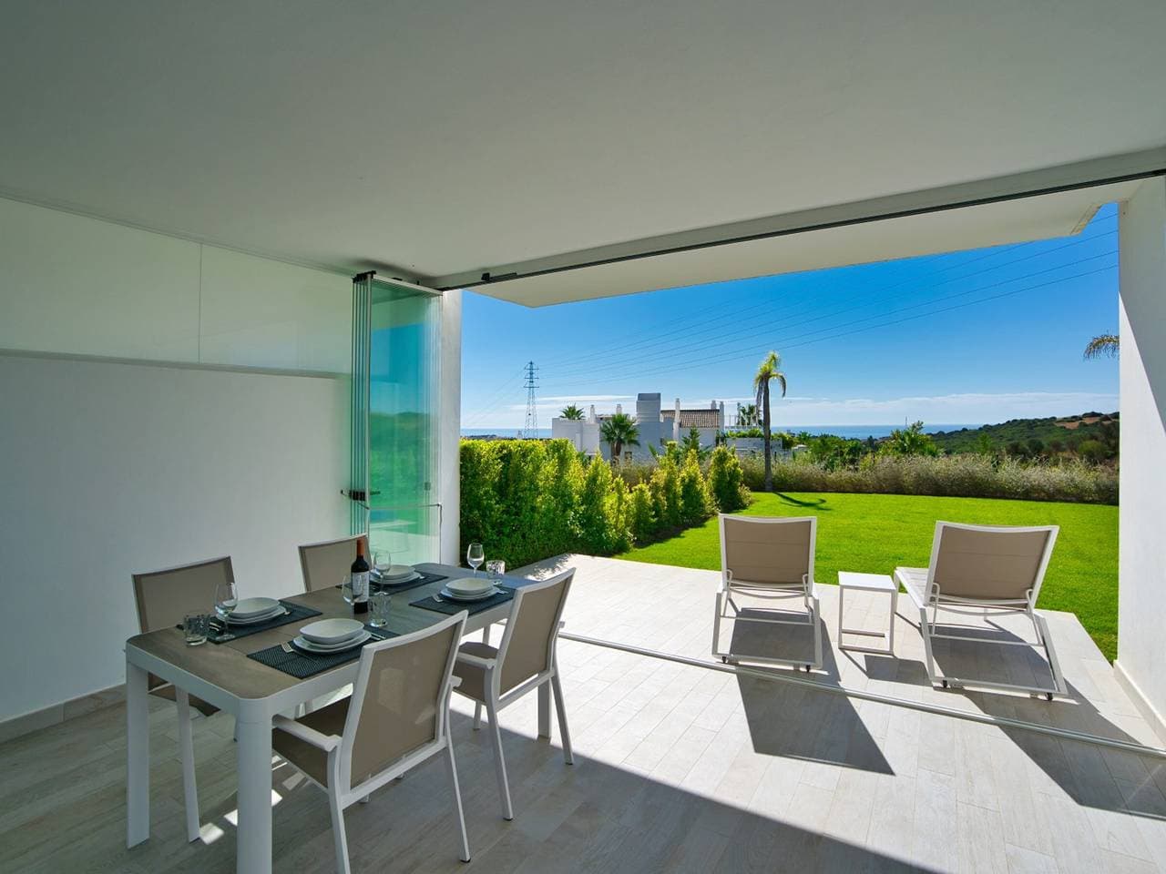 Foto 8 von 33: Moderne Wohnung in Casares mit Garten und Lagunenzugang