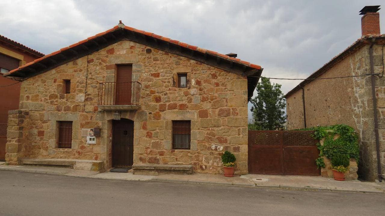 La Casa de Piedra de la Aldea 1