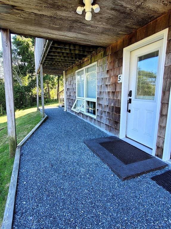 Foto 5 von 18: Perfectly Centered in the Birch Harbor Village!
