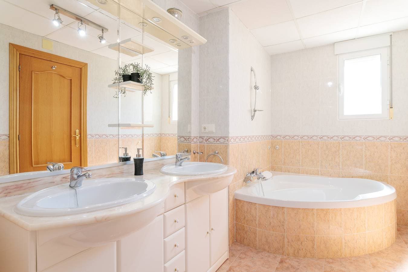 Foto 12 von 30: Ferienhaus 'Limonita' mit privatem Pool, Wi-Fi und Klimaanlage