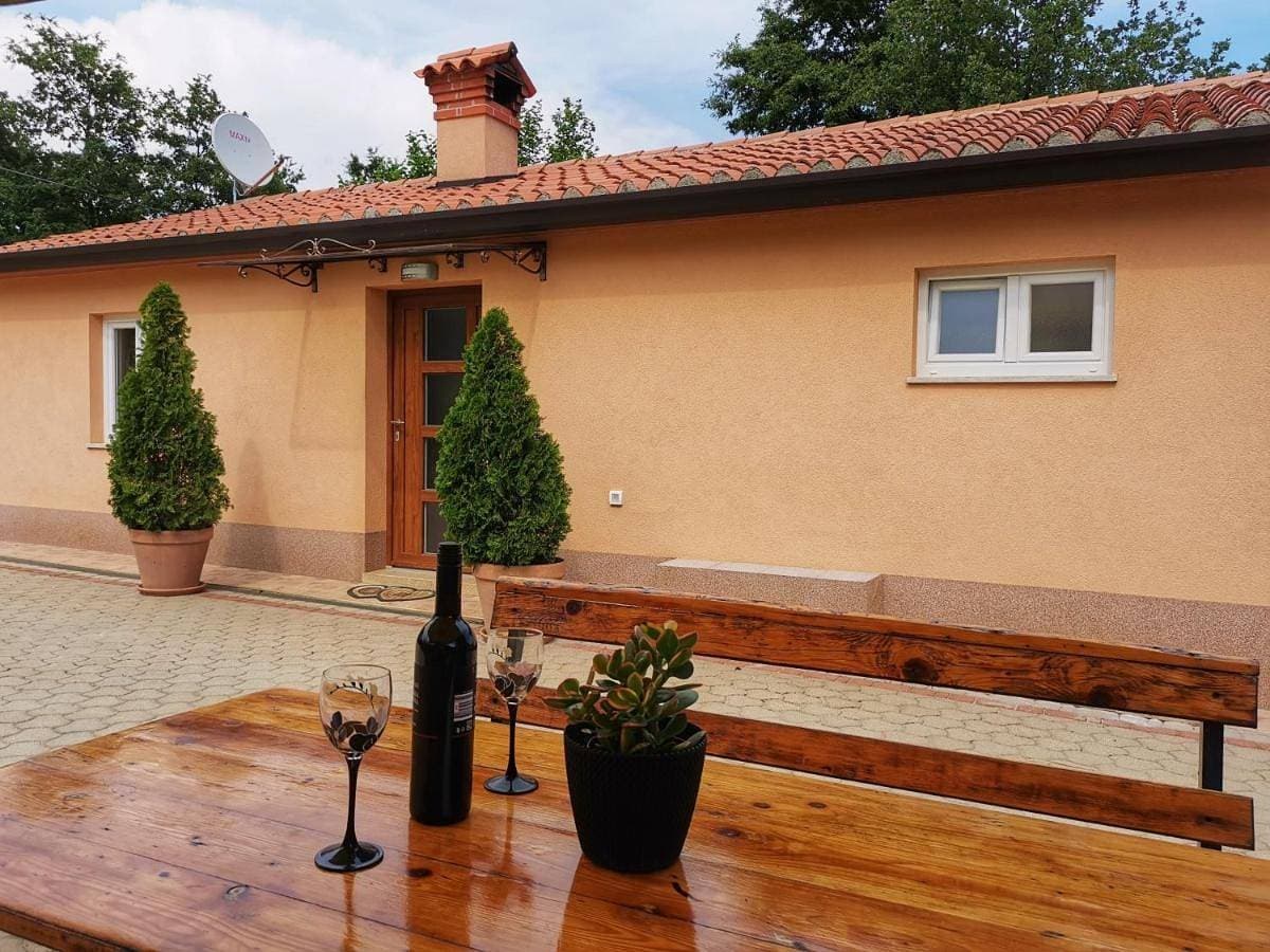 Vidas Nela - Holiday House 1