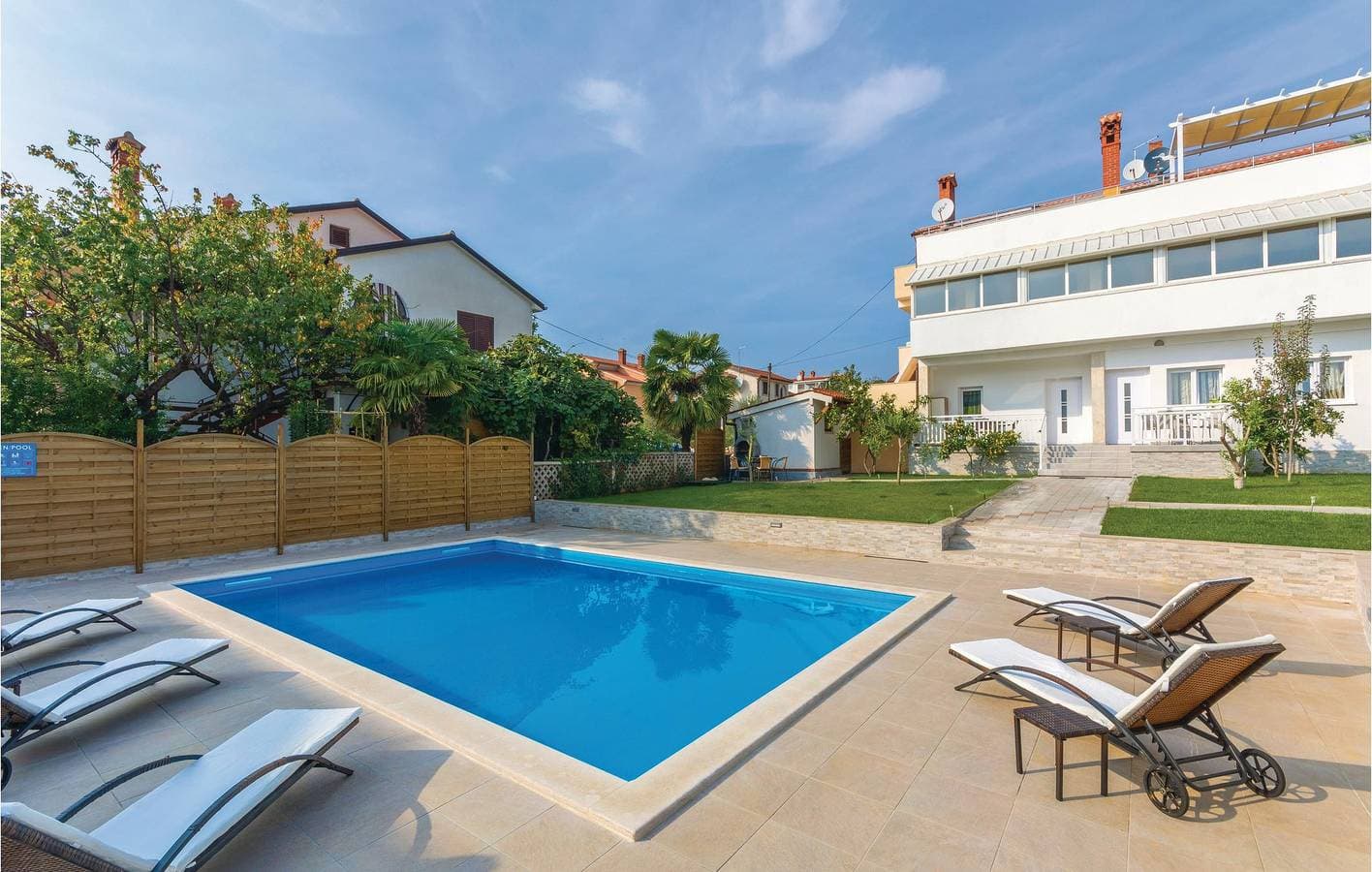Foto 2 von 17: Charmantes Apartment mit Pool, WLAN und Terrasse – nur 700 m vom Strand entfernt!