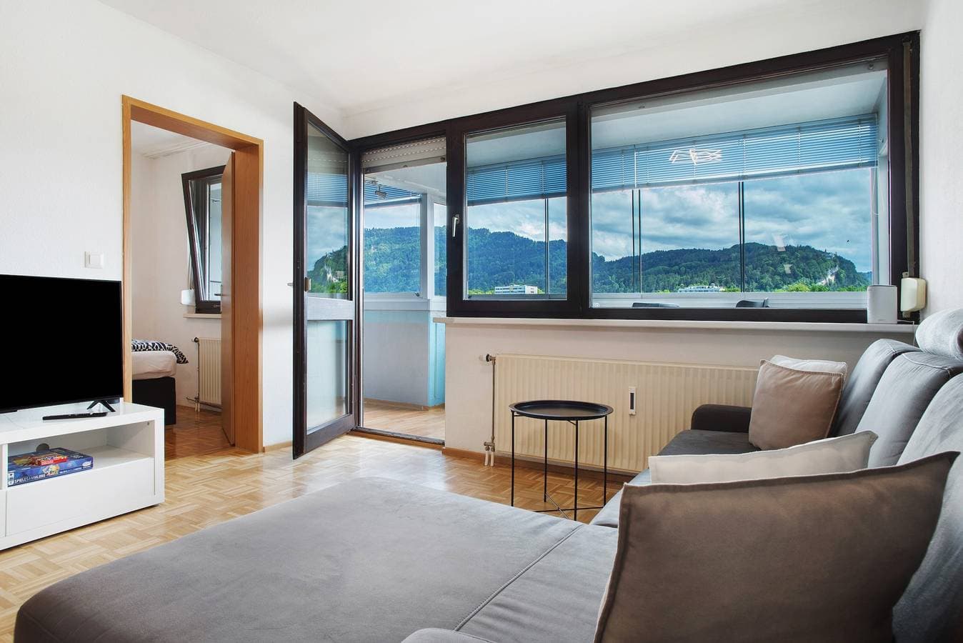 Foto 2 von 19: Ferienwohnung 'Am Bodensee' mit Bergblick, Gemeinschaftsgarten und WLAN