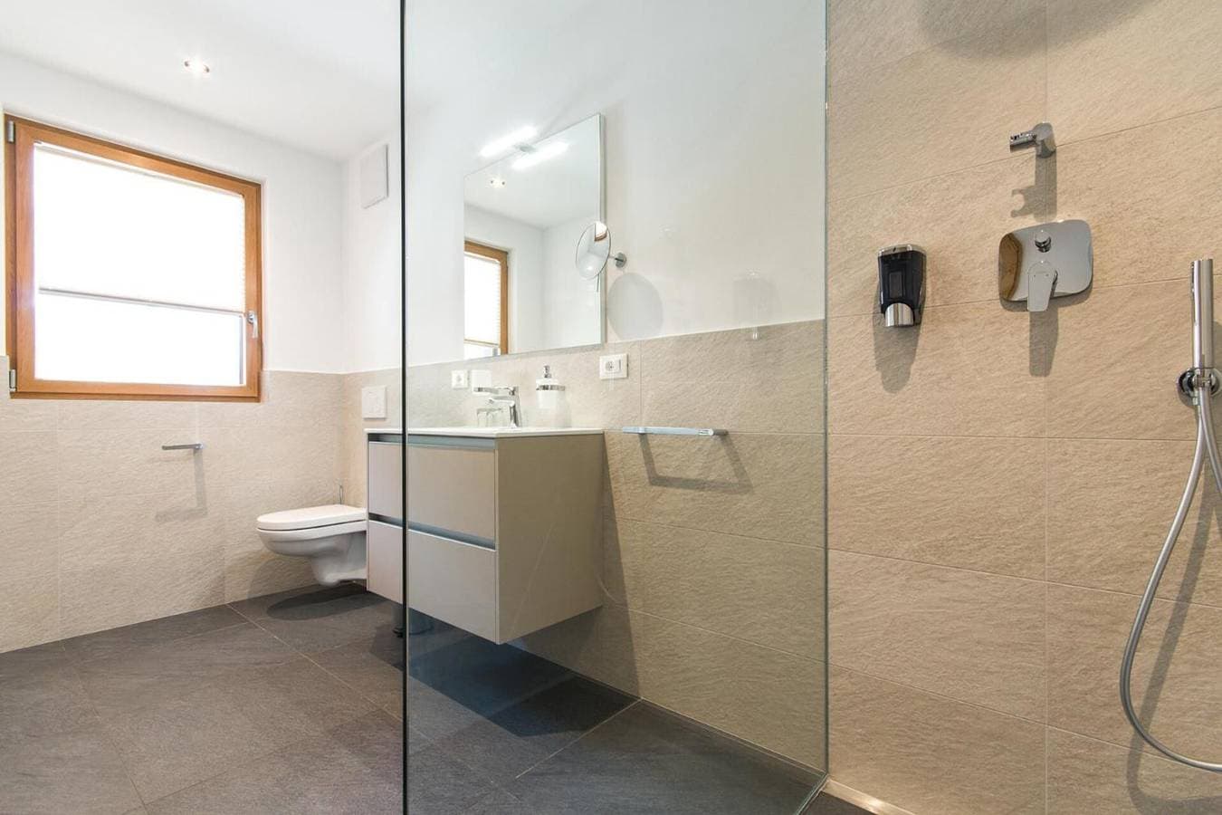 Foto 9 von 16: Apartment Innermoarhof Ifinger mit Bergblick, Gemeinschaftsgarten und WLAN