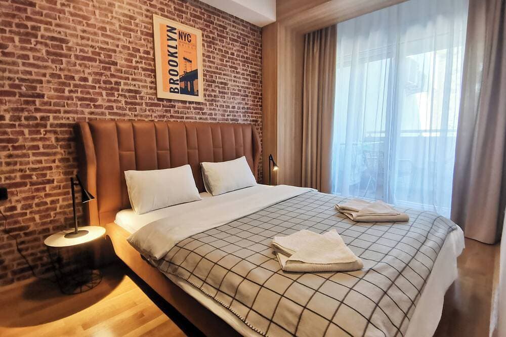 Cozy One-Bedroom Apartment at Ljubovic-Hill Park 1