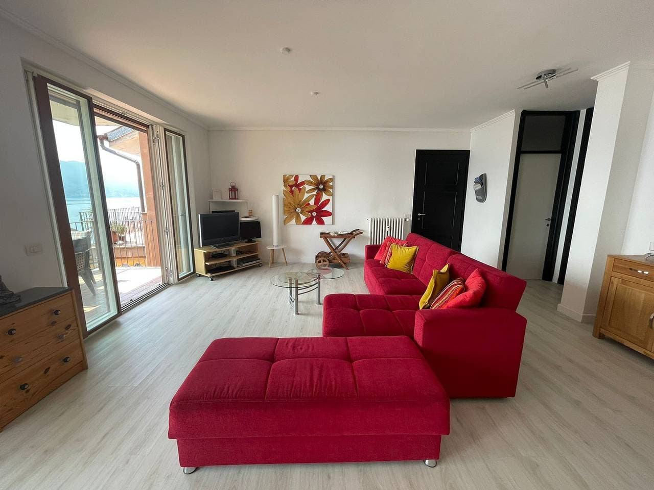 Foto 13 von 32: Gioia apartment with lake view and pool