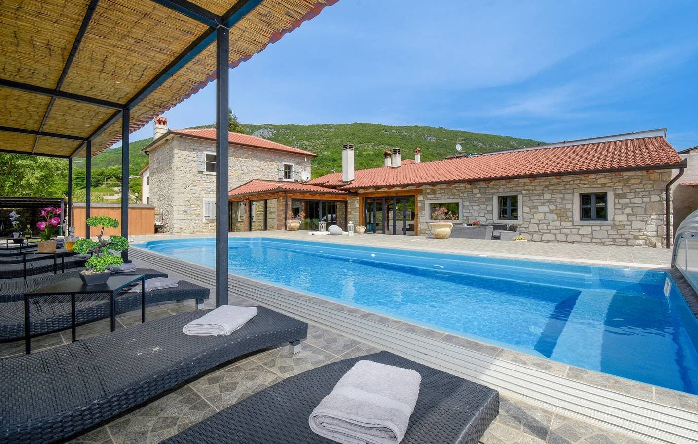 Foto 3 von 54: Geräumige Ferienwohnung mit Pool und WLAN, in der Nähe des Restaurants „Konoba Dolina“