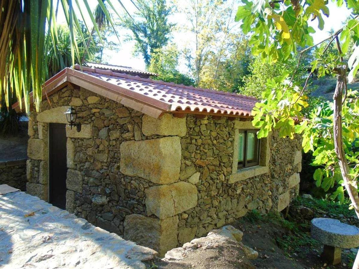 One bedroom house with shared pool at Molares 1