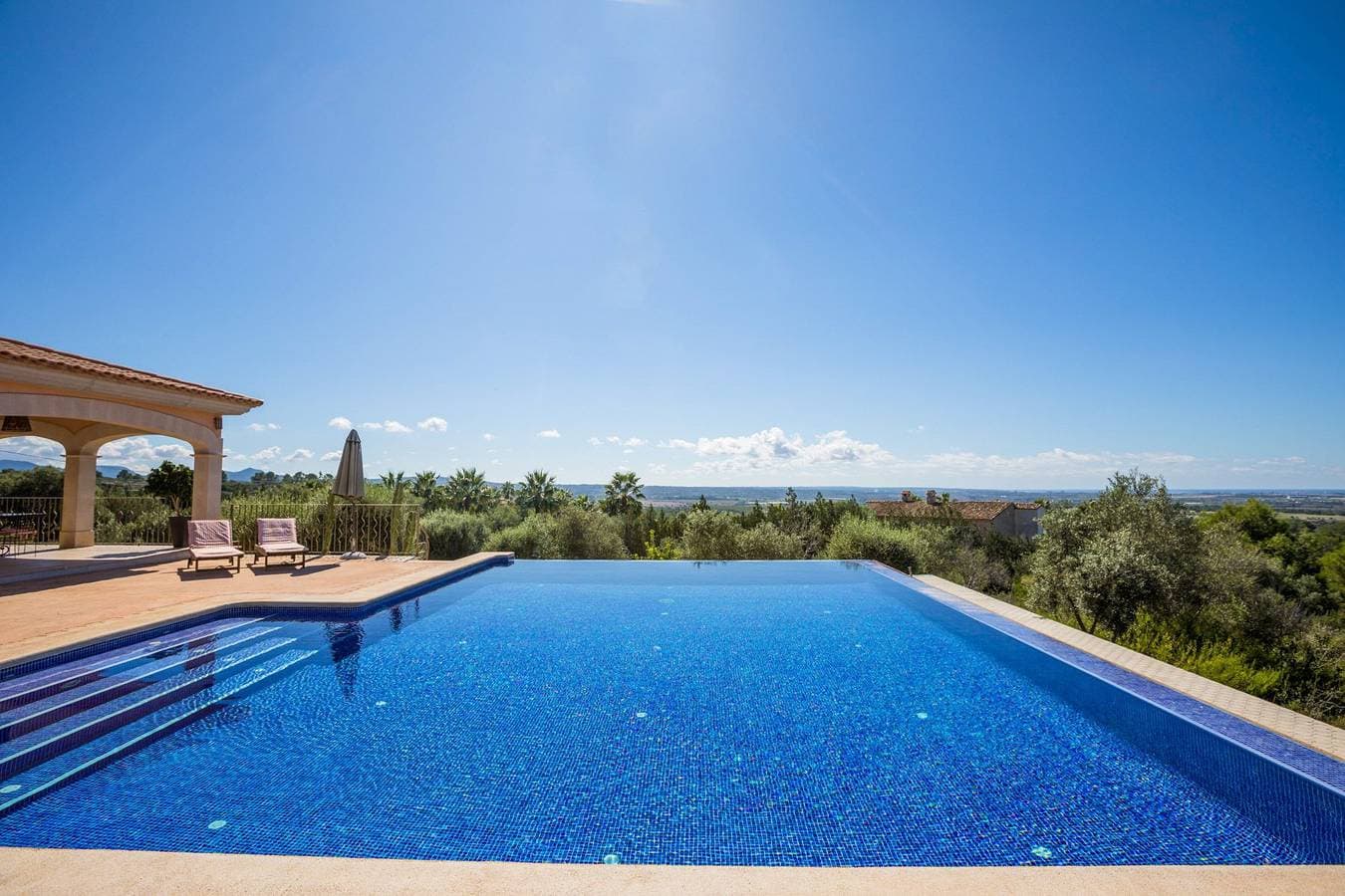 Foto 7 von 40: Villa für 8 Personen mit Pool