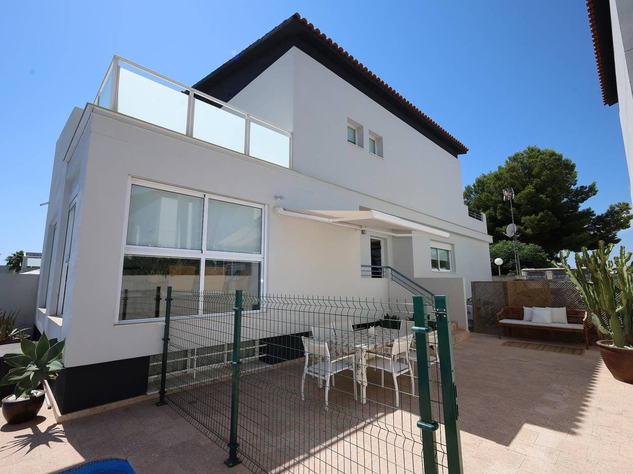 Foto 7 von 46: Ferienhaus für 6 Personen mit Balkon/Terrasse