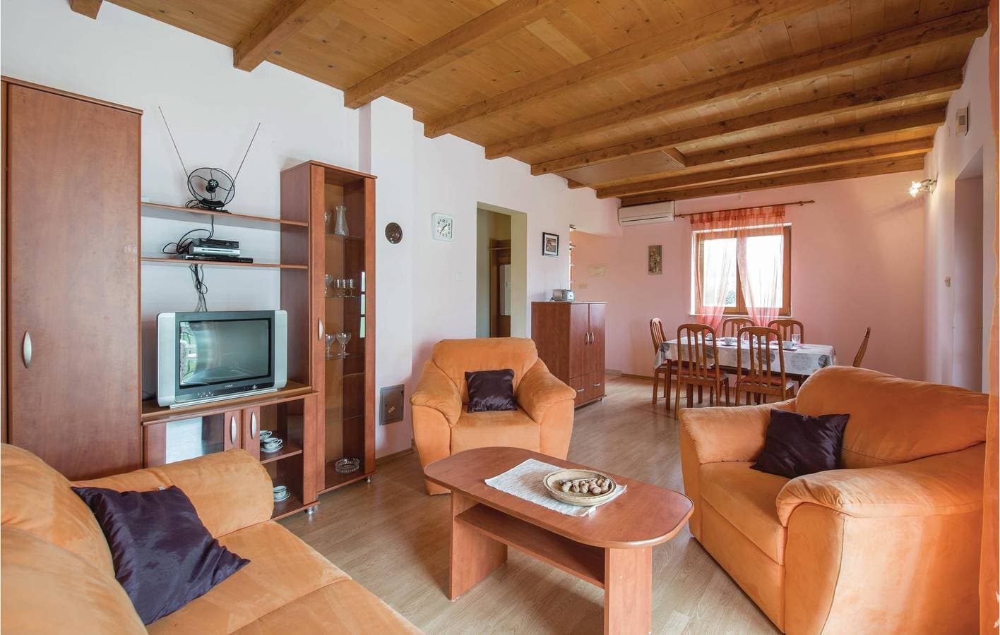 Foto 4 von 22: Gemütliche Ferienwohnung mit WLAN, Klimaanlage, Terrasse und Parkplatz