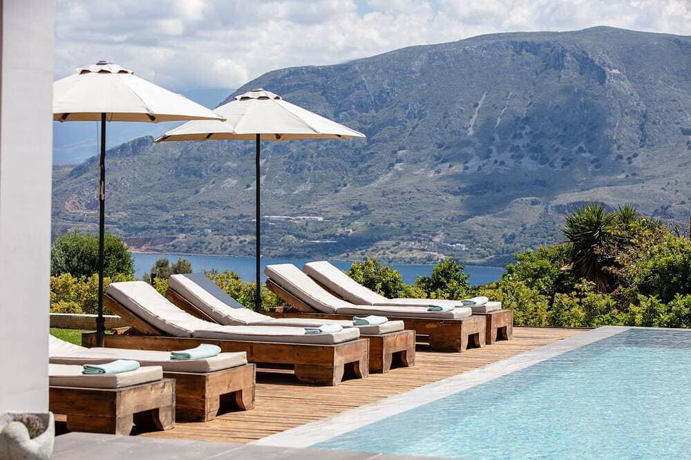 Foto 13 von 30: Luxury Ensuite Villa Overlooking Souda Bay