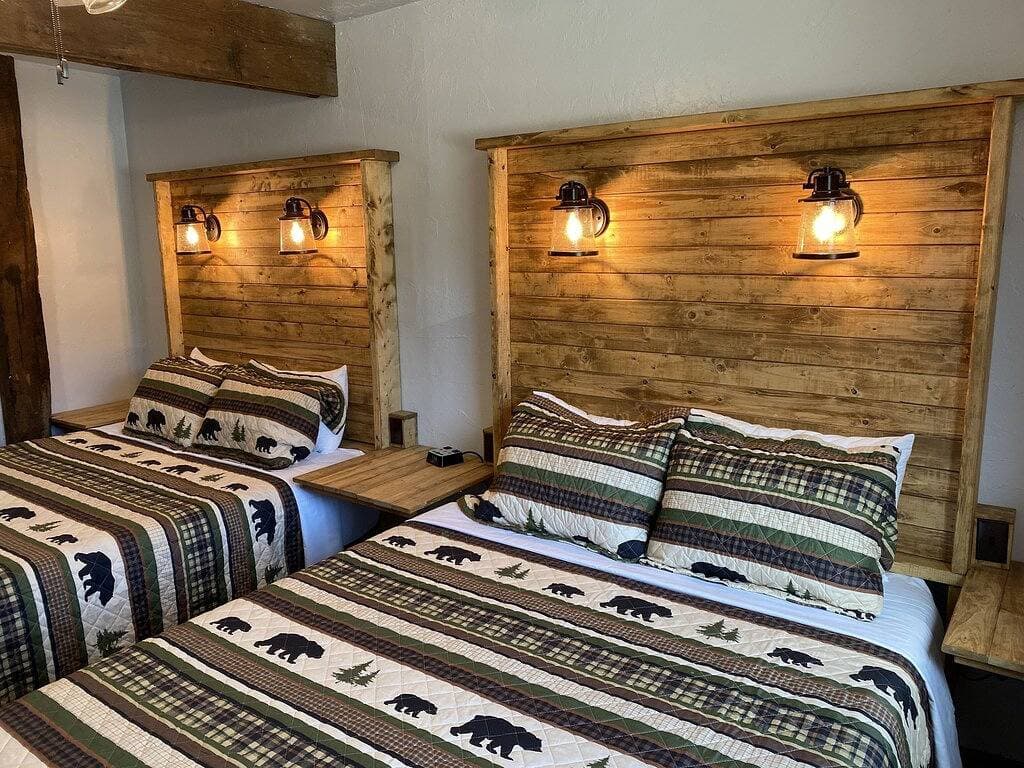 Foto 7 von 11: Fall Trailside Hotel 102: Sleeps 2, 1Br 1Ba Grill Laurel Highlands