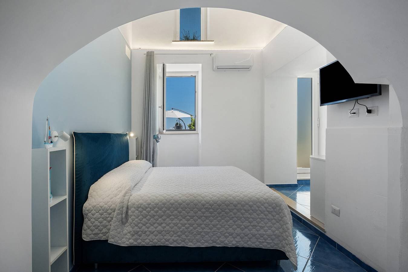 Foto 6 von 31: Zimmer 'Amalfi Sea View' mit Meerblick, WLAN und Klimaanlage
