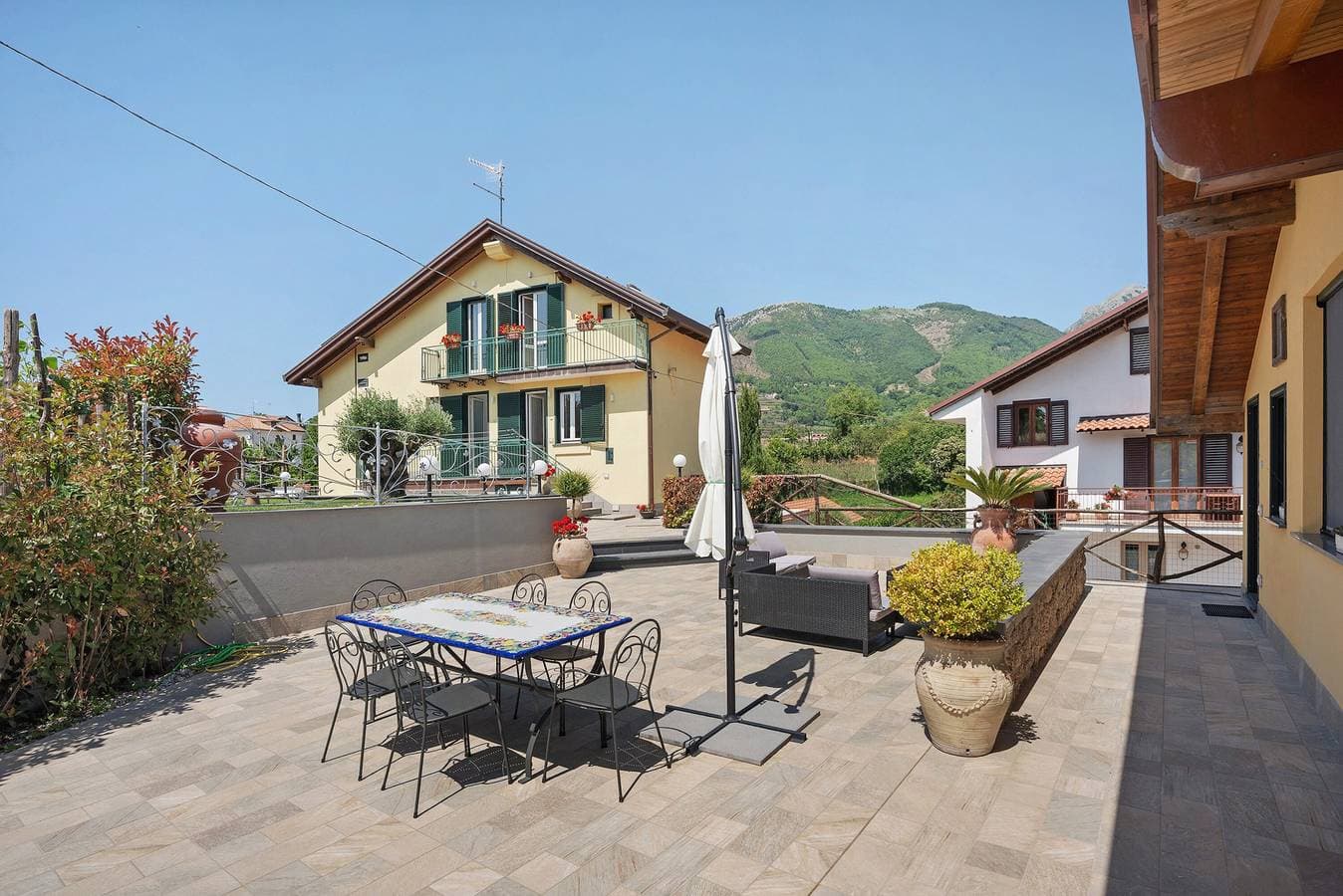 Foto 9 von 35: Villa Degli Dei mit Gemeinschaftspool, Bergblick, WLAN und Klimaanlage