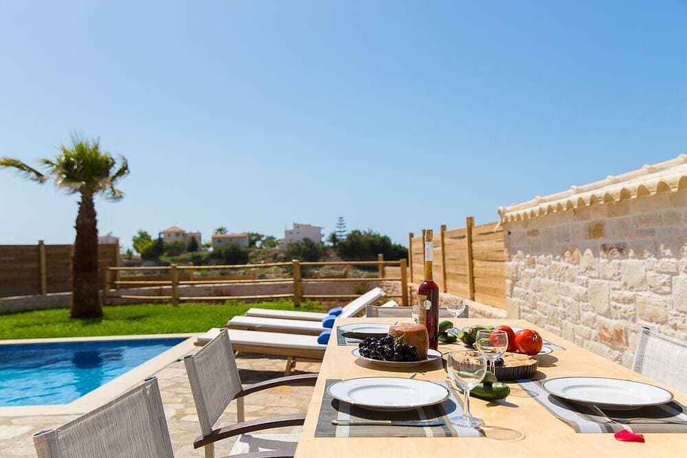 Foto 9 von 21: Chainteris Villa II, with Private Pool & Vast Views
