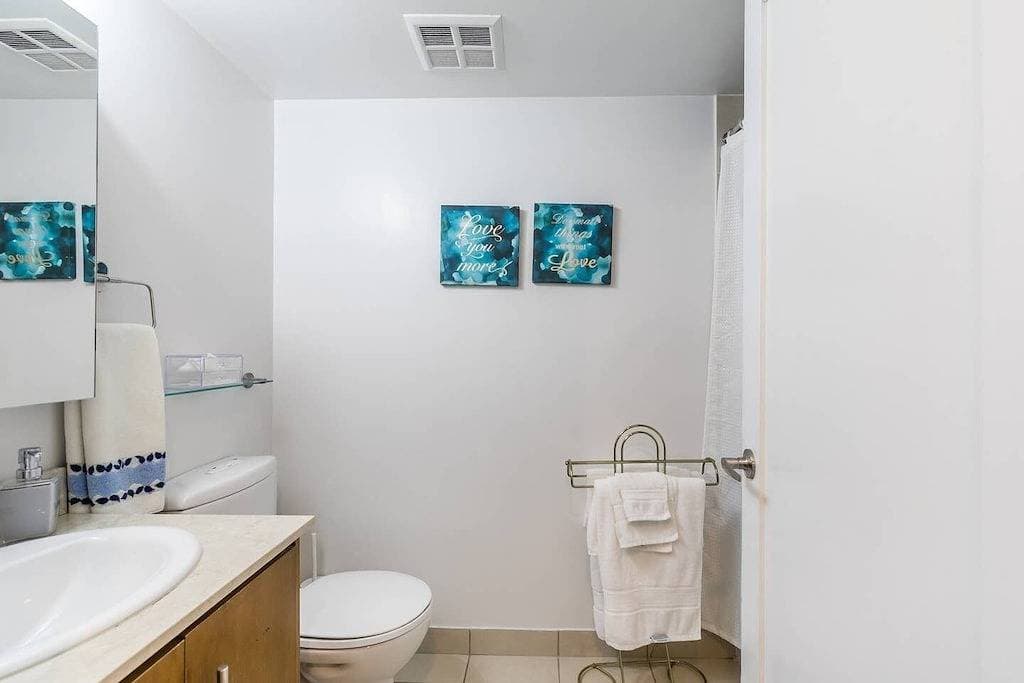 Foto 13 von 20: Sparkling Clean Large 1 Br Juwel im Herzen der Innenstadt von Toronto