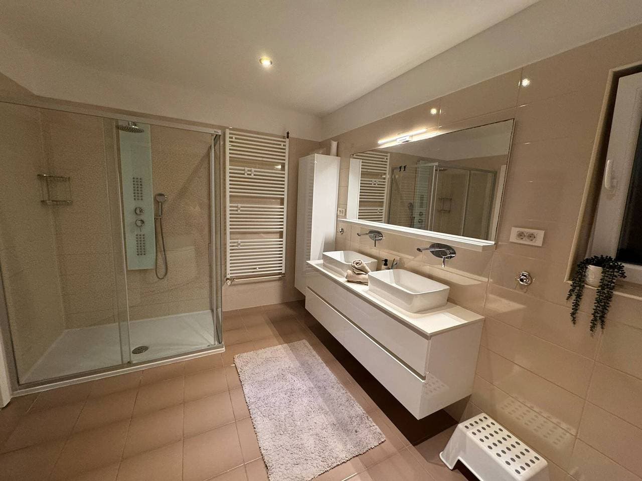 Foto 5 von 35: Apartments Raffaello 3-Bedroom Apartment with Shared Pool