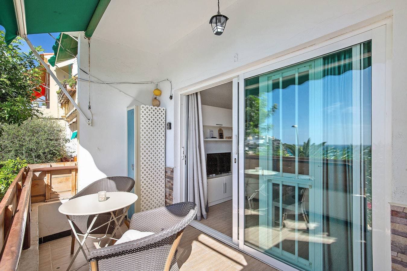 Foto 3 von 20: Schönes Apartment am Strand mit Terrasse und herrlichem Meerblick; Straßenparkplätze vorhanden