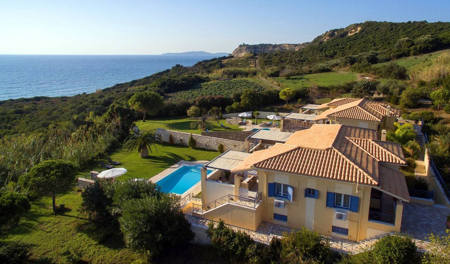 Foto 1 von 41: Luxury Corfu Villa | 3 Bedroom Villa Panorama| Sea View | Private Pool | Arillas