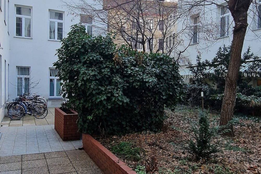 Foto 9 von 19: Moderne ca. 100 m² Altbauwohnung in zentraler Hofruhelage!