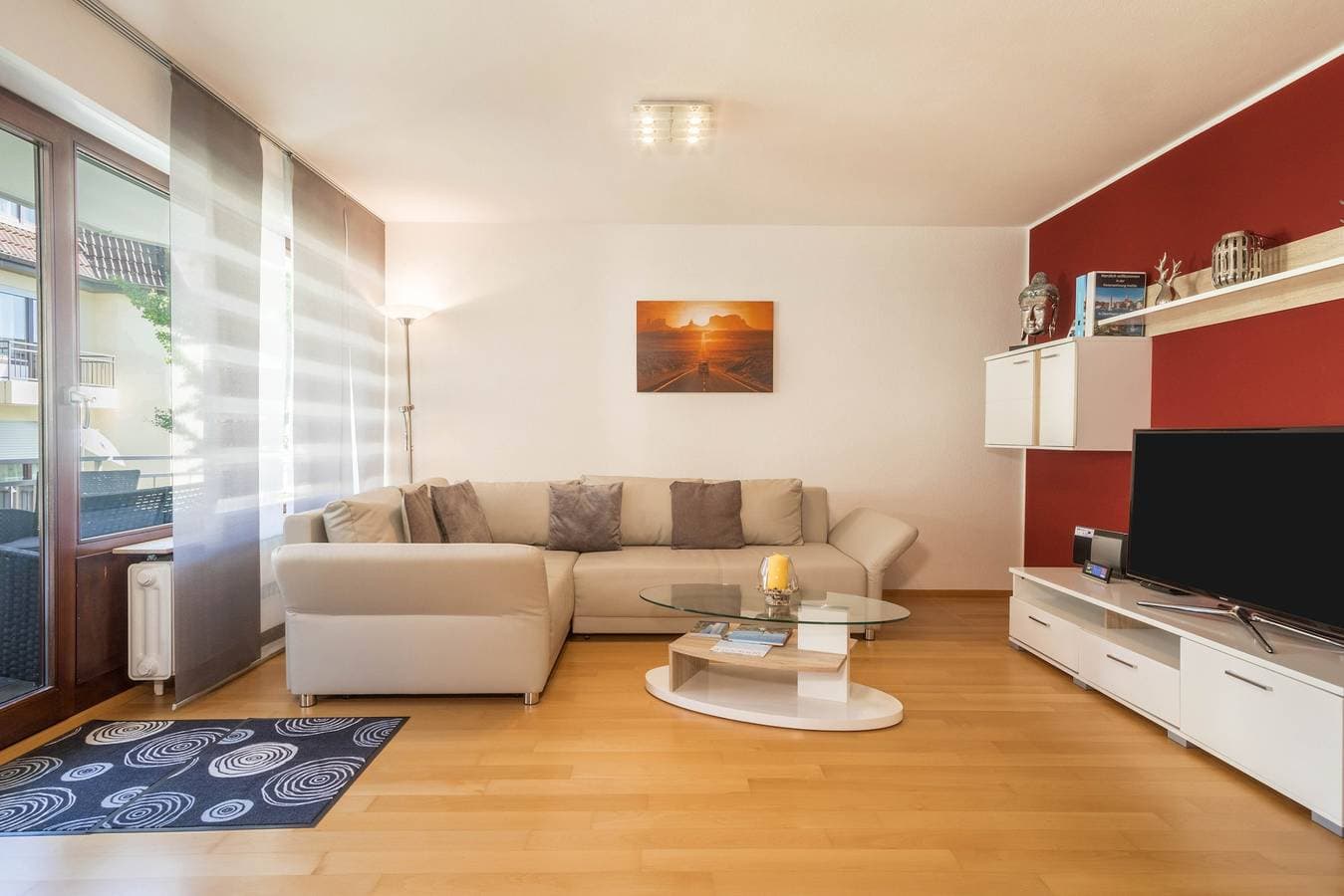 Foto 3 von 26: Moderne Ferienwohnung "Imelda" mit Balkon, Seeblick, WLAN