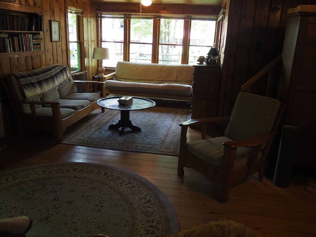 Foto 3 von 17: Klassische Vermont Kabine auf 2. 5 Acres mit Seefront
