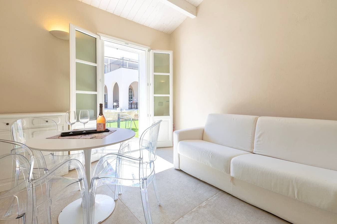Foto 4 von 33: Villa „Dimora Sella – Ginevra“ mit Gemeinschaftspool, WLAN und Klimaanlage
