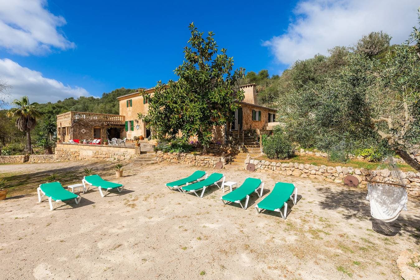 Foto 5 von 35: Ferienhaus 'Finca Ses Coves' mit Bergblick, privater Terrasse und WLAN