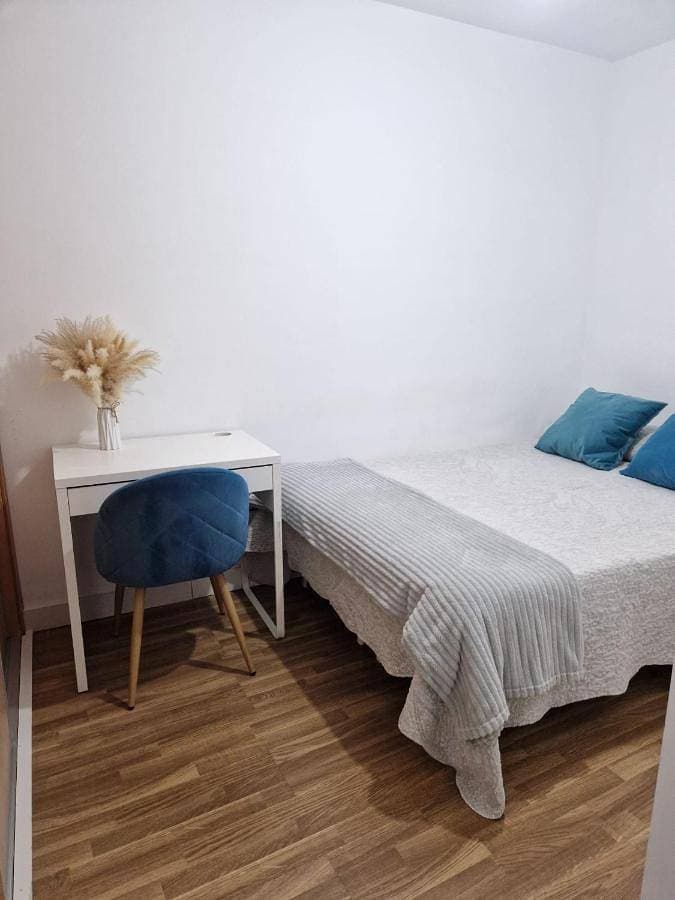 Quarto com banheiro privado em apartamento familiar 1