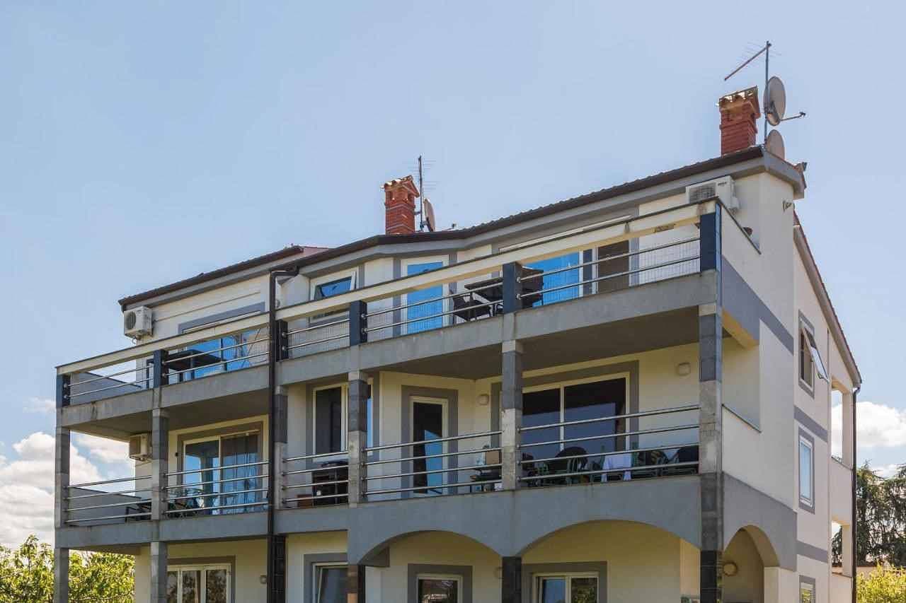 Foto 10 von 33: Ferienwohnung mit Klimaanlage und Meerblick