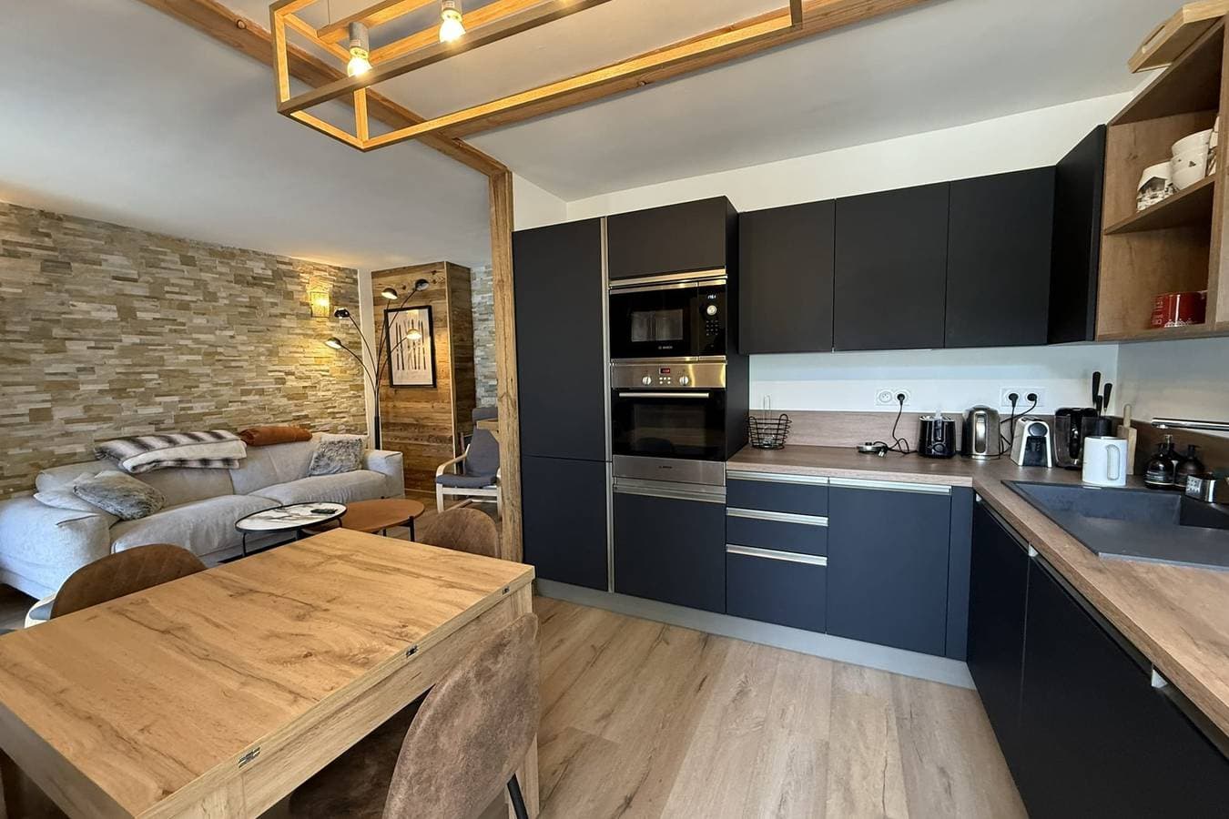 Foto 10 von 17: Ferienwohnung für 6 Personen mit Balkon