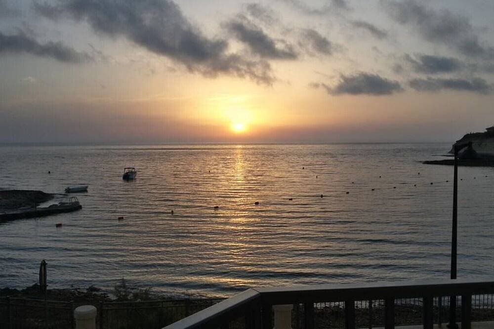 Merhba Beach Front Ecke Wohnung. 1