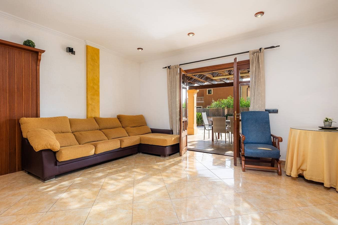 Foto 10 von 37: Villa Can Tosam Meiga mit WLAN, Pool, Terrassen und Balkon