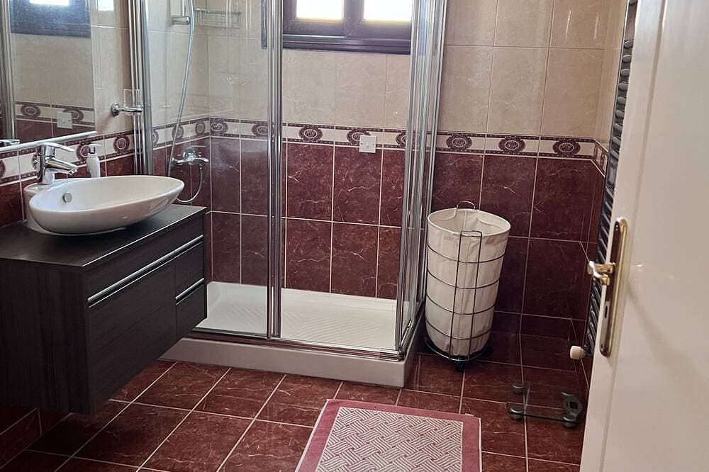 Foto 4 von 25: Charmante Erimi Villa mit privatem Pool und Gartenblick