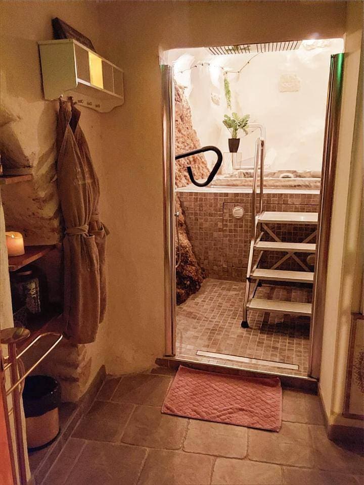 Foto 9 von 15: Queen Room with Spa Bath