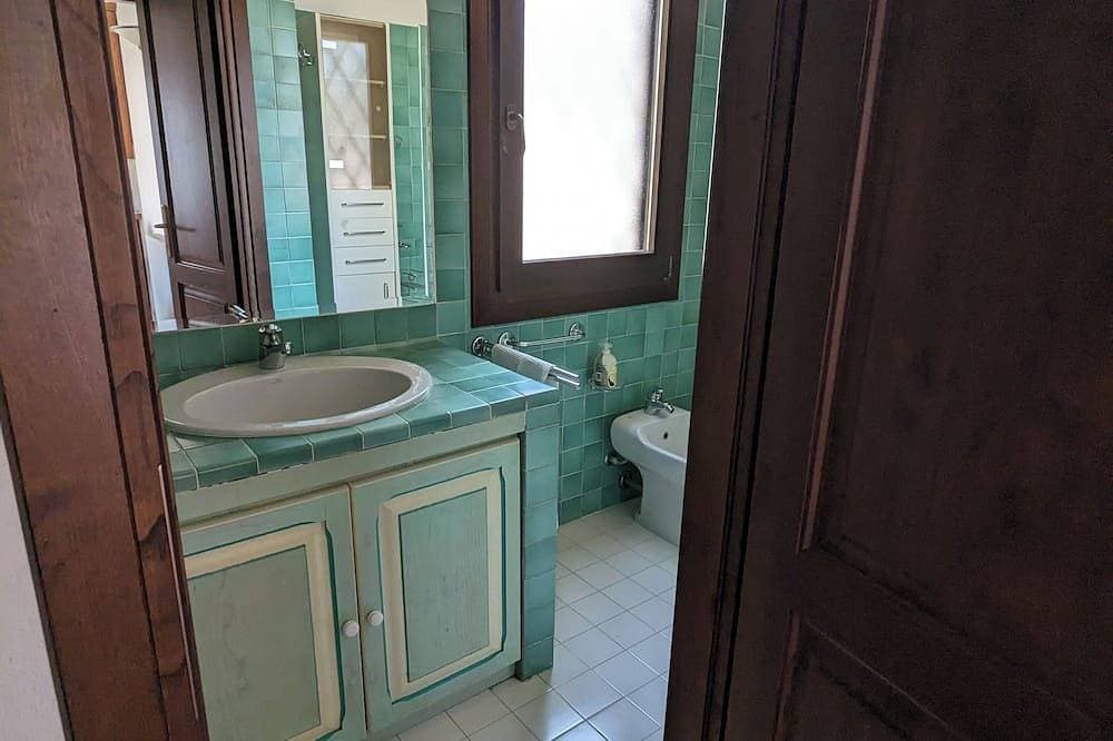 Foto 3 von 13: Casa Singola Immersa nel Verde con Vista Mare