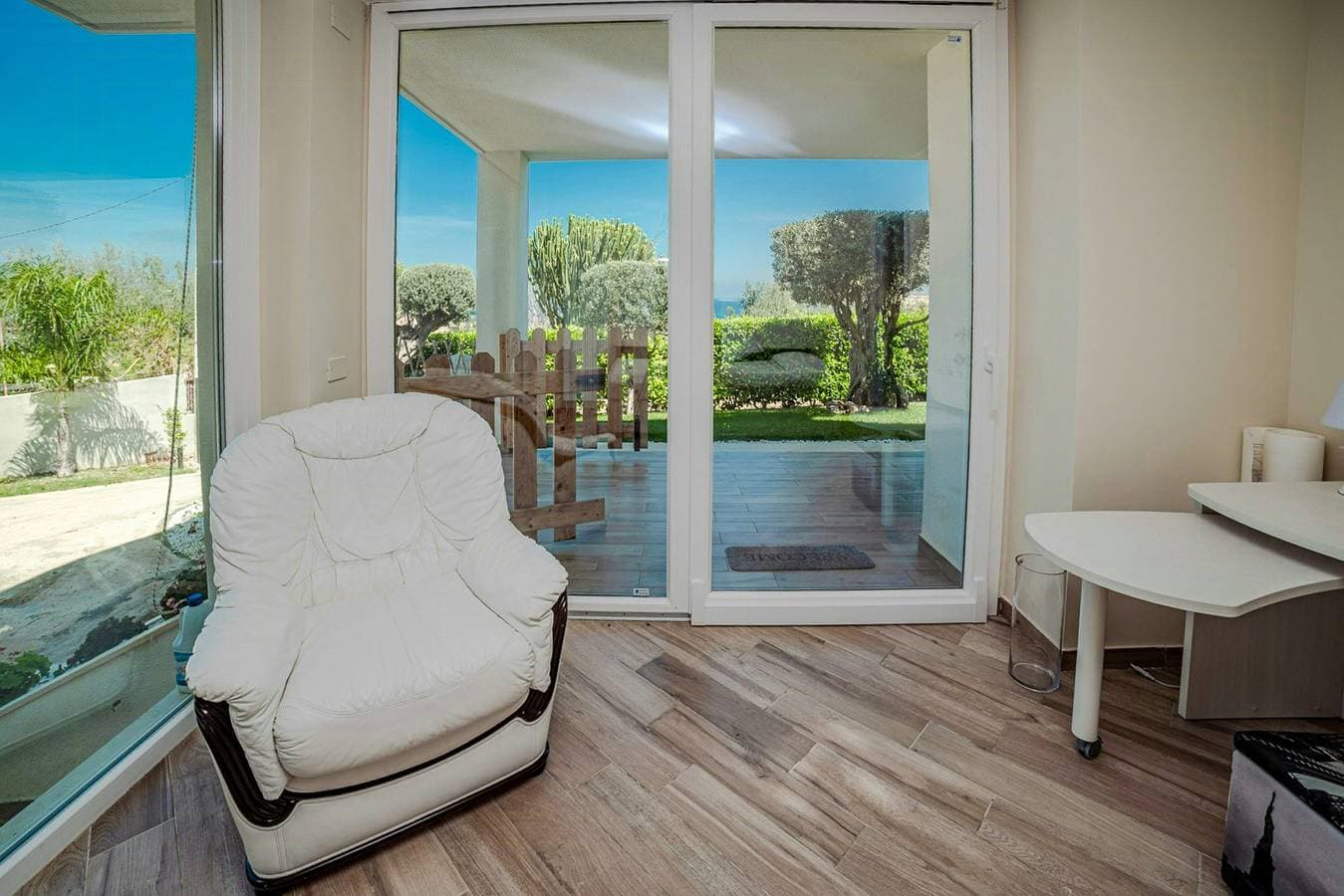 Foto 13 von 31: Helle Villa am Golf mit Swimmingpool