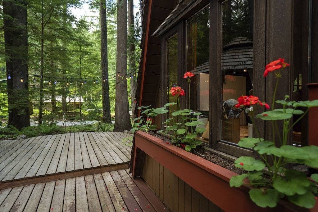 Foto 7 von 42: Charmantes Cedar Chalet mit eigenem Whirlpool und Feuerstelle