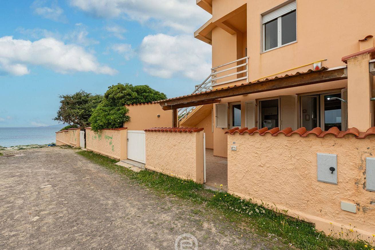 Foto 3 von 30: Ferienhaus für 4 Personen mit Balkon/Terrasse