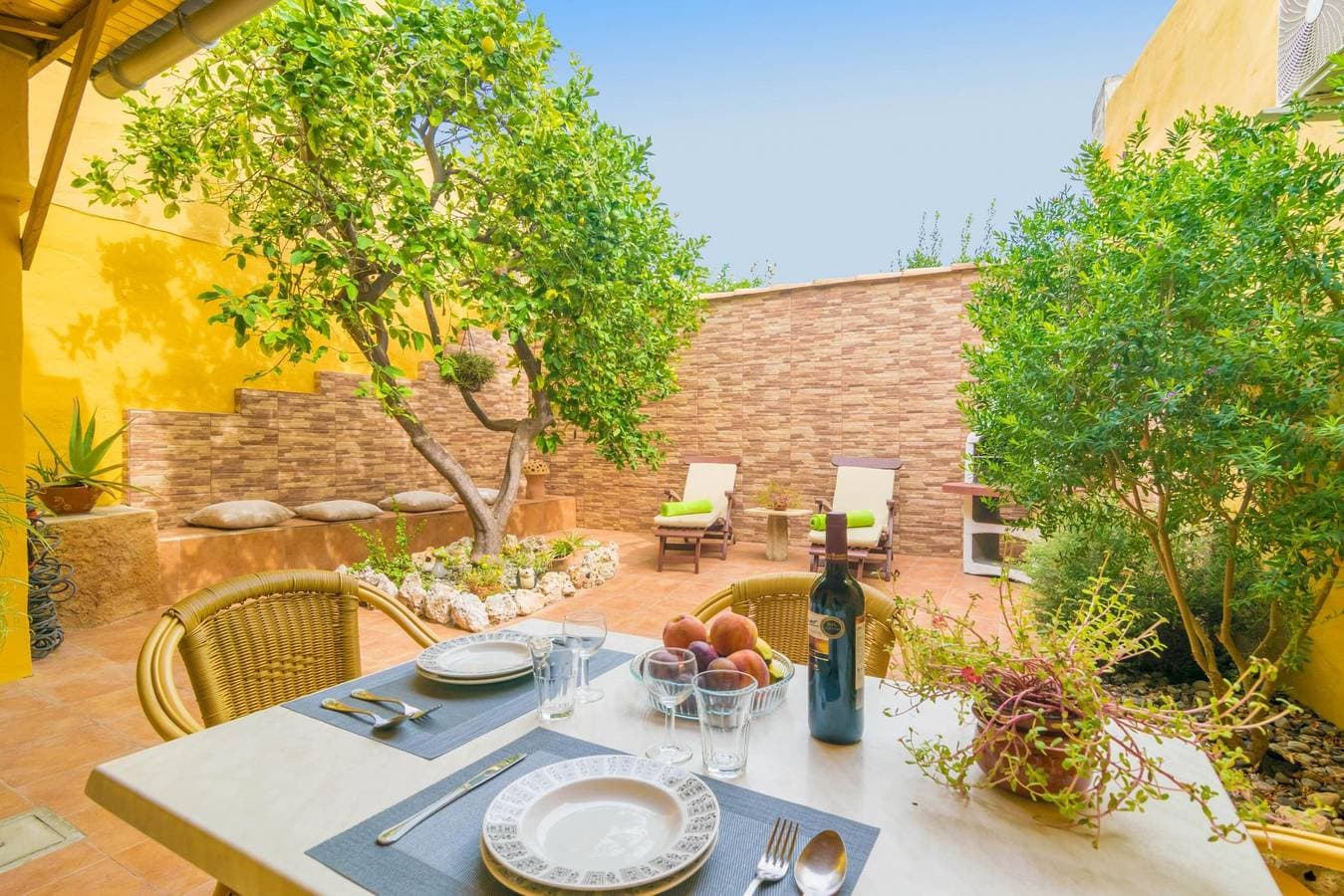 Foto 7 von 30: Sabatera - Behagliches Stadthaus mit fantastischer Terrasse in der Inselmitte. WiFi gratis