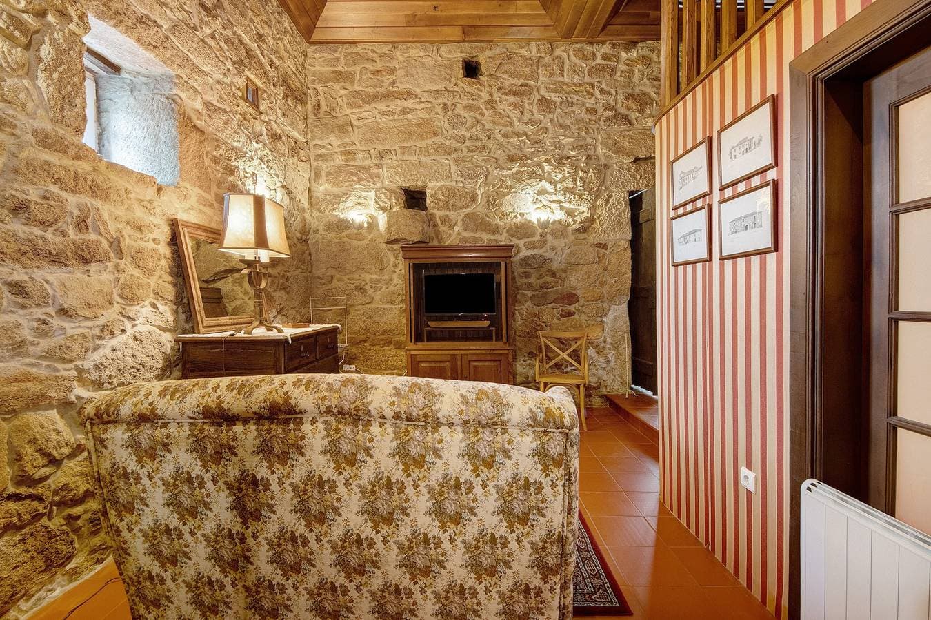 Foto 8 von 45: Zimmer 'Deluxe Dreibettzimmer' mit Gemeinschaftsgarten, Balkon und Wi-Fi