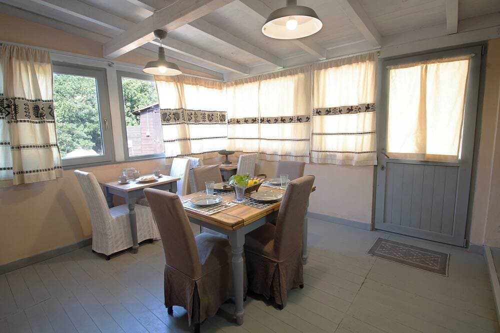 Foto 10 von 14: Accogliente Villa Immersa nel Verde con Incantevole Vista Mare